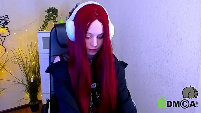 Snapshot of Alina_Mills chatting on 12-23-24, 07:52 Alina Mills online show from 12-23-24, 07:52
