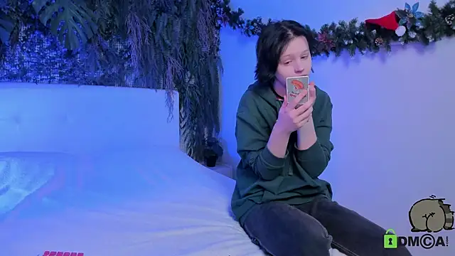 Snapshot of Alina_Mills chatting on 12-27-24, 10:34 Alina Mills online show from 12-27-24, 10:34