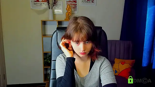 Snapshot of Alina_Mills chatting on 09-30-25, 08:42 Alina Mills online show from 09-30-25, 08:42