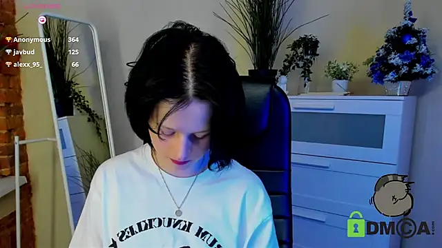 Snapshot of Alina_Mills chatting on 01-12-25, 04:50 Alina Mills online show from 01-12-25, 04:50