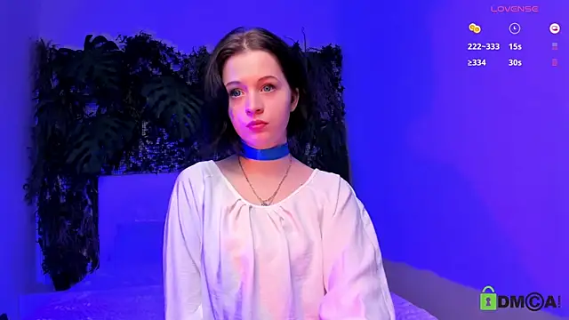 Snapshot of Alina_Mills chatting on 03-18-25, 03:33 Alina Mills online show from 03-18-25, 03:33