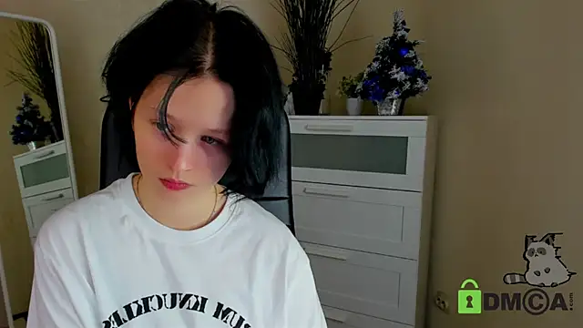 Snapshot of Alina_Mills chatting on 01-11-25, 03:20 Alina Mills online show from 01-11-25, 03:20
