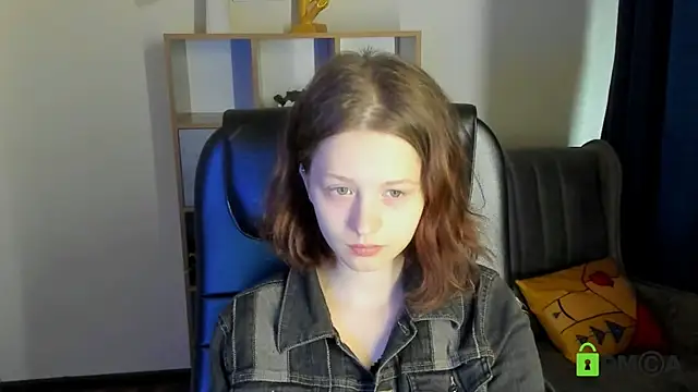 Snapshot of Alina_Mills chatting on 09-16-25, 07:53 Alina Mills online show from 09-16-25, 07:53
