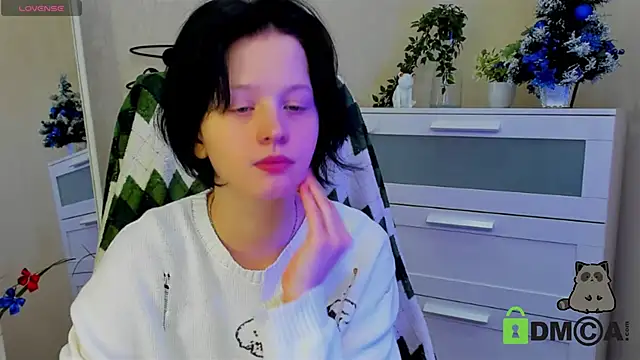 Snapshot of Alina_Mills chatting on 01-08-25, 10:59 Alina Mills online show from 01-08-25, 10:59