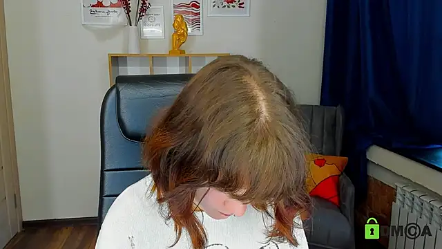 Snapshot of Alina_Mills chatting on 10-14-25, 08:59 Alina Mills online show from 10-14-25, 08:59