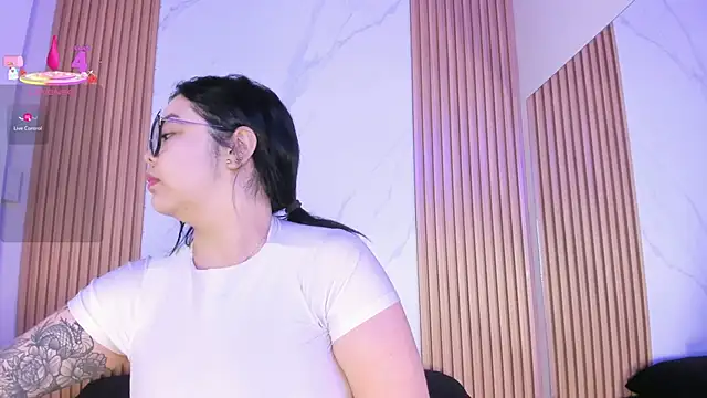 juicy led  online show from 11-11-25, 11:16