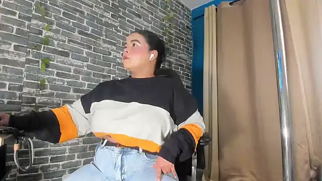 Snapshot of iam_samy_ chatting on 11-04-25, 11:25 iam samy online show from 11-04-25, 11:25