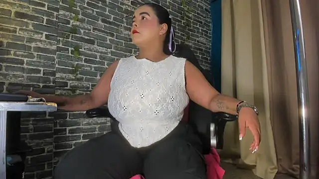 Snapshot of iam_samy_ chatting on 11-14-25, 11:25 iam samy online show from 11-14-25, 11:25