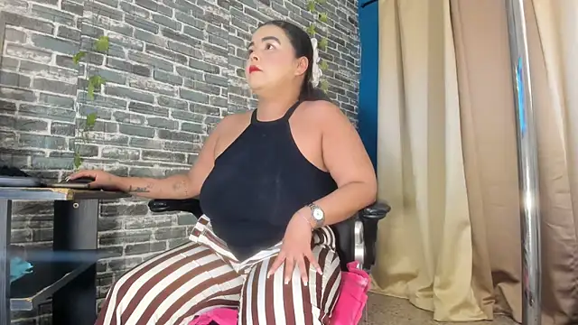 Snapshot of iam_samy_ chatting on 11-13-25, 11:47 iam samy online show from 11-13-25, 11:47