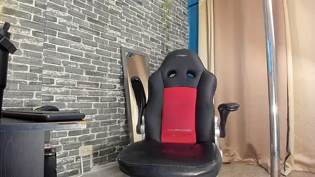 Snapshot of iam_samy_ chatting on 12-17-25, 11:26 iam samy online show from 12-17-25, 11:26