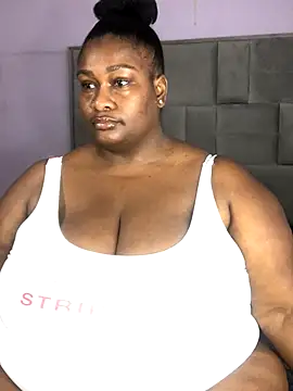 Snapshot of bustytitsxxx chatting on 10-20-25, 04:03 bustytitsxxx online show from 10-20-25, 04:03