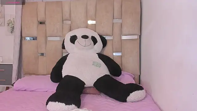 Snapshot of Black_Rose2 chatting on 02-20-26, 11:34 Black Rose2 online show from 02-20-26, 11:34