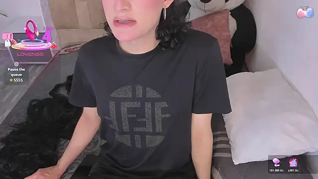 Snapshot of Black_Rose2 chatting on 03-31-26, 11:45 Black Rose2 online show from 03-31-26, 11:45