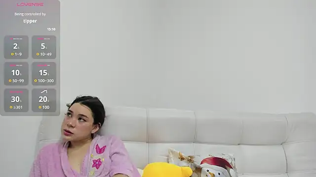 Snapshot of AprilDubois chatting on 12-06-24, 09:18 AprilDubois online show from 12-06-24, 09:18