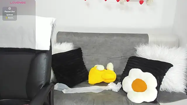 Snapshot of AprilDubois chatting on 03-04-25, 02:42 AprilDubois online show from 03-04-25, 02:42