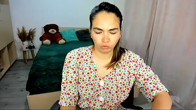 Alexa Dolly12 online show from 09-24-25, 06:20