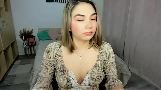 Alexa Dolly12 online show from 02-07-26, 06:10