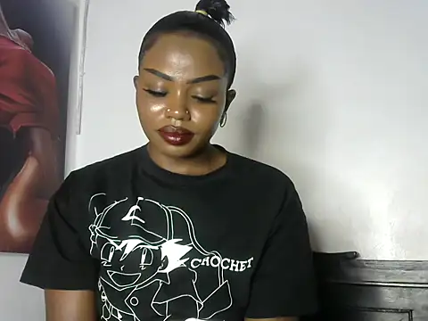 Snapshot of juicyblaqebony chatting on 10-04-25, 10:39 juicyblaqebony online show from 10-04-25, 10:39