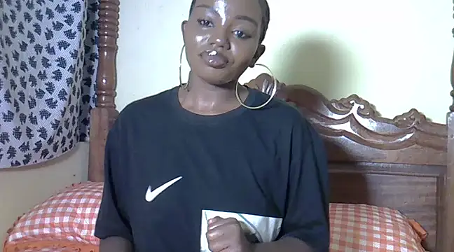 Snapshot of juicyblaqebony chatting on 02-26-25, 05:10 juicyblaqebony online show from 02-26-25, 05:10