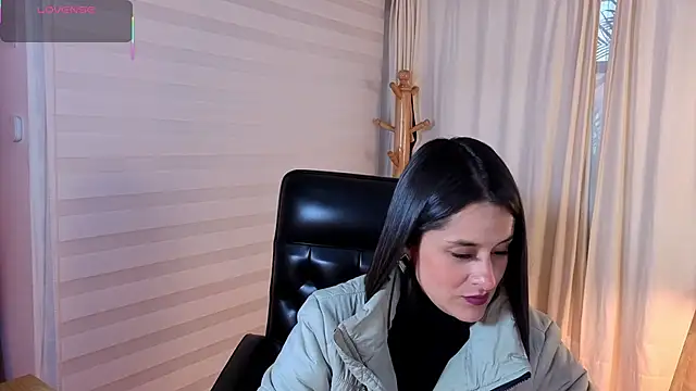 Alice milf  online show from 12-01-25, 11:11