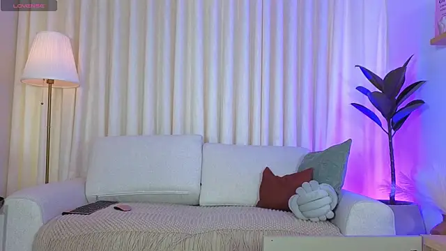 Alice milf  online show from 06-01-26, 12:16