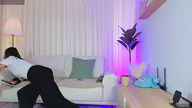 Alice milf  online show from 05-26-26, 01:20