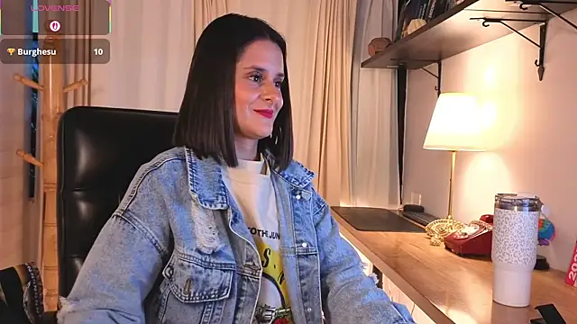 Alice milf  online show from 12-05-25, 11:09