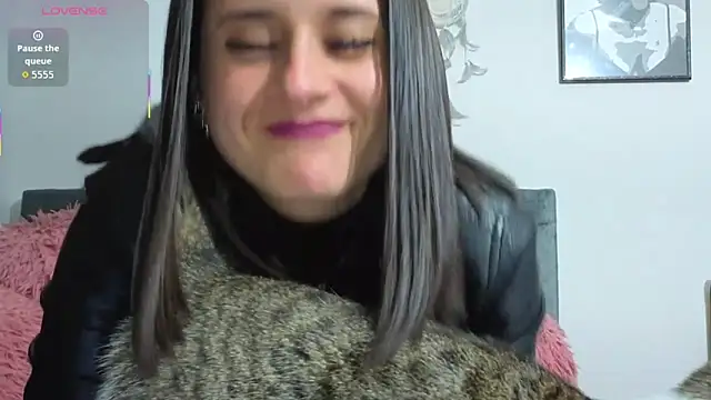 Alice milf  online show from 10-01-25, 03:16