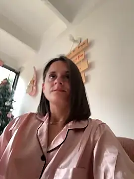 Alice milf  online show from 12-03-25, 04:50