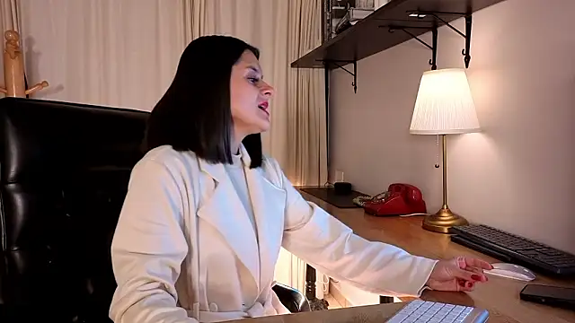 Snapshot of Alice_milf_ chatting on 01-18-26, 11:13 Alice milf online show from 01-18-26, 11:13