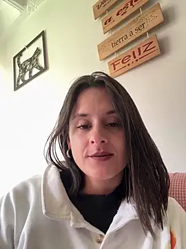 Snapshot of Alice_milf_ chatting on 02-02-26, 04:17 Alice milf online show from 02-02-26, 04:17