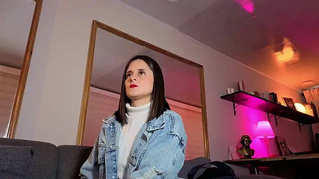 Alice milf  online show from 09-18-25, 11:35