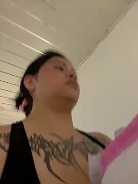  luna torres online show from 02-25-26, 12:49