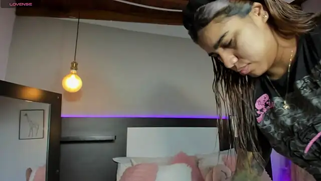 SaraaJhonsonn online show from 03-21-26, 02:10