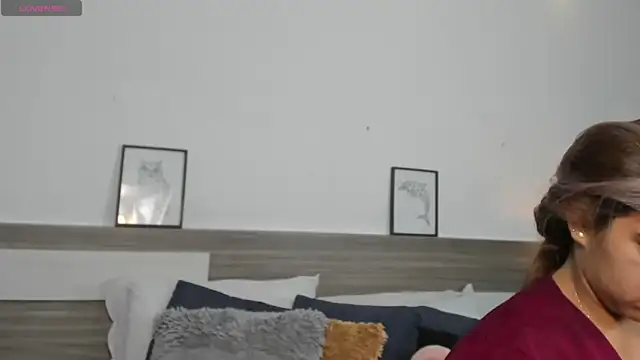 SaraaJhonsonn online show from 04-27-26, 01:53