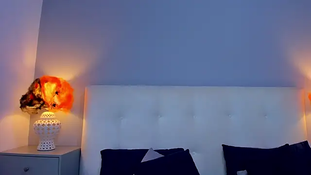 SaraaJhonsonn online show from 10-25-25, 03:01