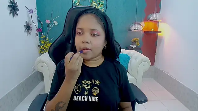 Melikasweetz online show from 03-26-26, 06:17