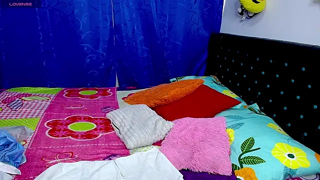 Melikasweetz online show from 04-14-26, 05:51