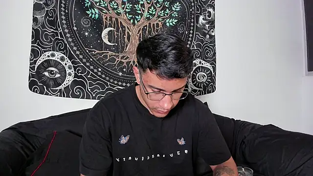 JayMarcos  online show from 10-12-25, 01:40