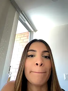 VictoriaNoah  online show from 11-08-25, 05:05