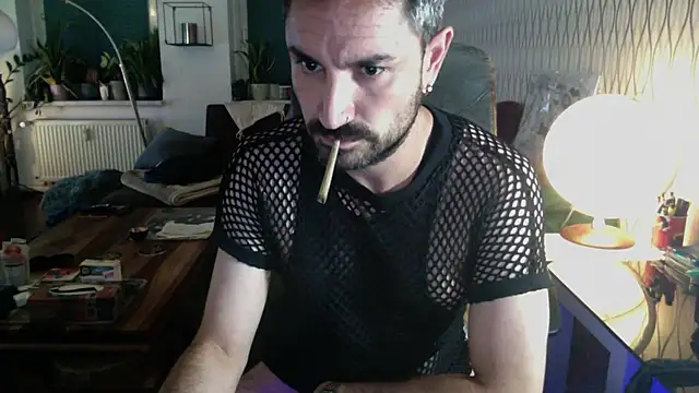 tomz0819 online show from 07-09-26, 01:06