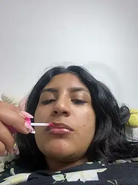 Snapshot of cloe_small chatting on 02-26-25, 06:30 cloe small online show from 02-26-25, 06:30