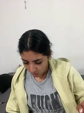 Snapshot of cloe_small chatting on 02-18-25, 02:38 cloe small online show from 02-18-25, 02:38