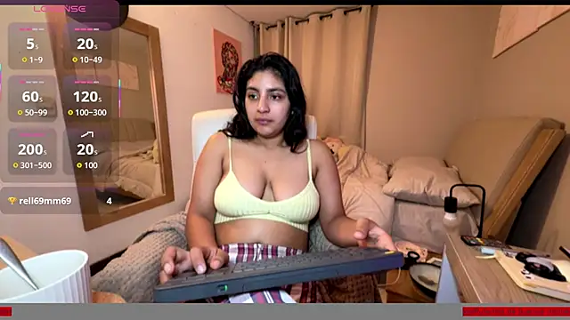 Snapshot of cloe_small chatting on 10-13-25, 04:36 cloe small online show from 10-13-25, 04:36