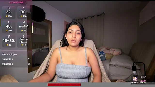 Snapshot of cloe_small chatting on 10-15-25, 07:49 cloe small online show from 10-15-25, 07:49