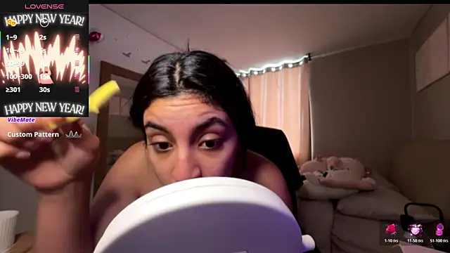 Snapshot of cloe_small chatting on 10-19-25, 03:37 cloe small online show from 10-19-25, 03:37
