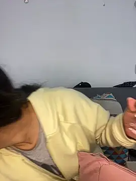 Snapshot of cloe_small chatting on 02-25-25, 02:25 cloe small online show from 02-25-25, 02:25