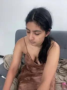 Snapshot of cloe_small chatting on 02-05-25, 06:35 cloe small online show from 02-05-25, 06:35