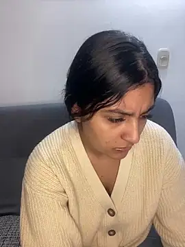 Snapshot of cloe_small chatting on 02-14-25, 02:28 cloe small online show from 02-14-25, 02:28