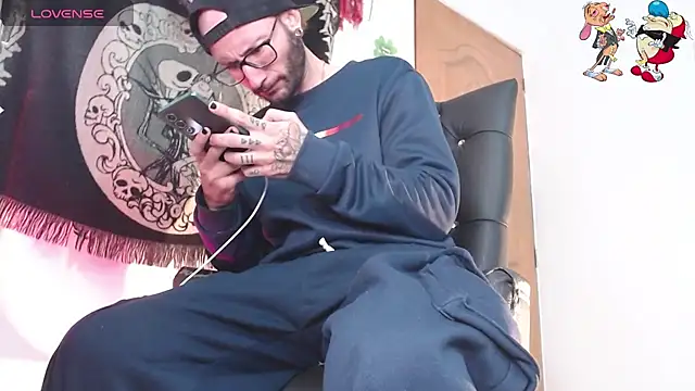 ren stipee online show from 10-23-25, 10:08